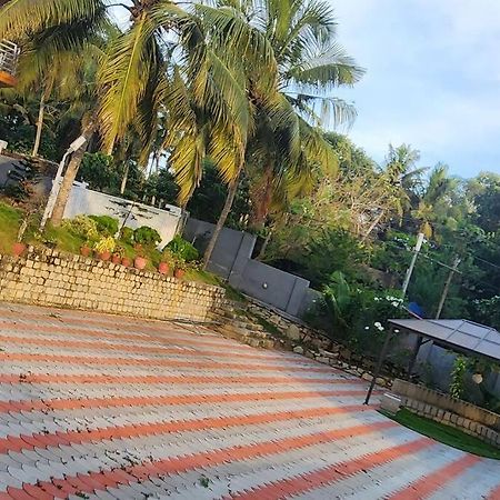 The Urban Getaway Villa Thiruvananthapuram Екстериор снимка