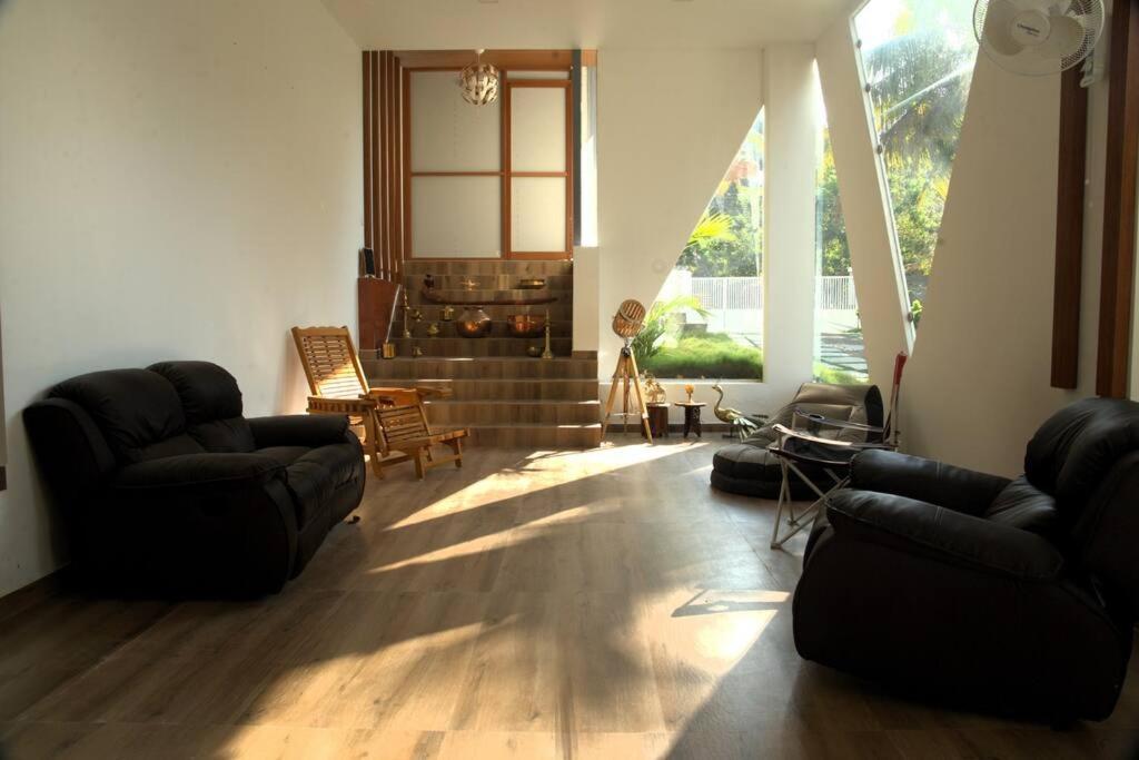 The Urban Getaway Villa Thiruvananthapuram Екстериор снимка