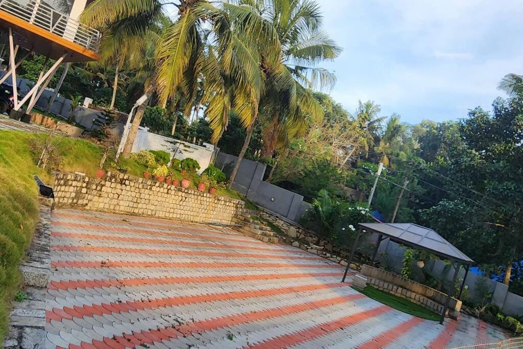 The Urban Getaway Villa Thiruvananthapuram Екстериор снимка