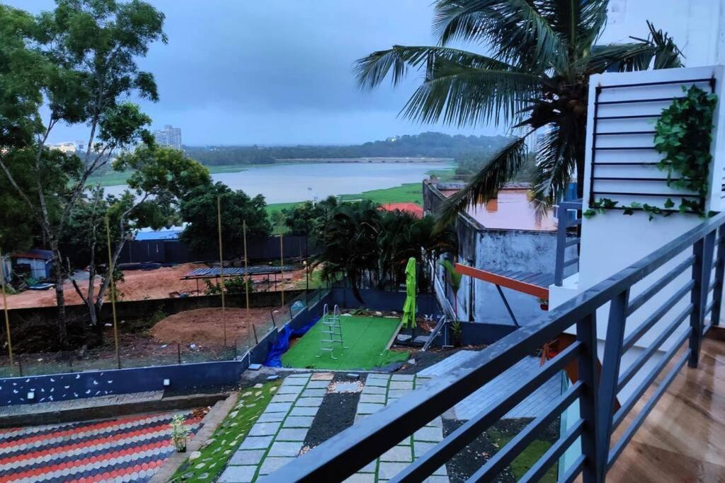 The Urban Getaway Villa Thiruvananthapuram Екстериор снимка